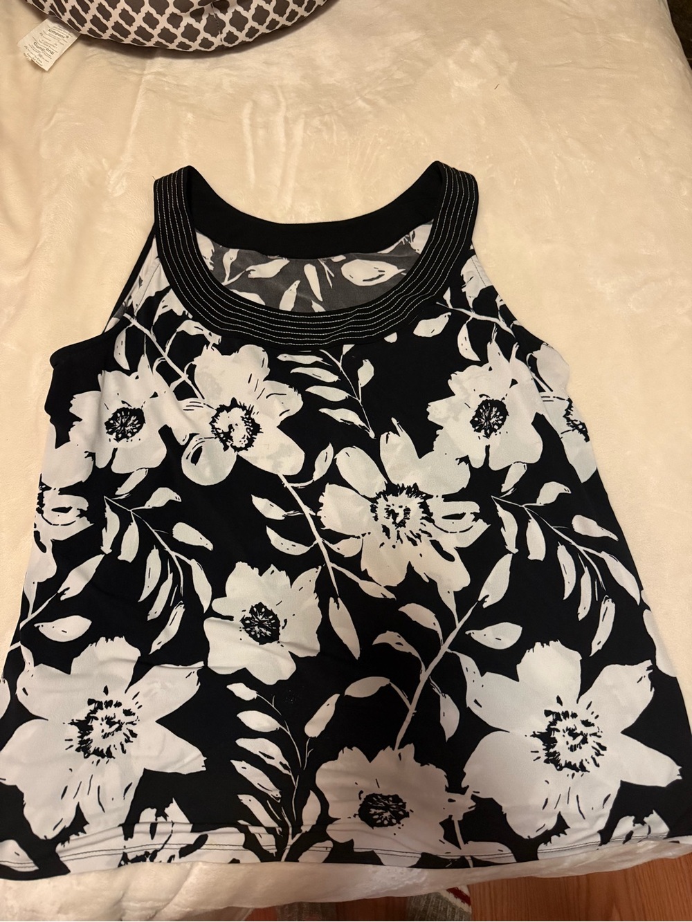Source Unknown Black & White Floral Halter Tank